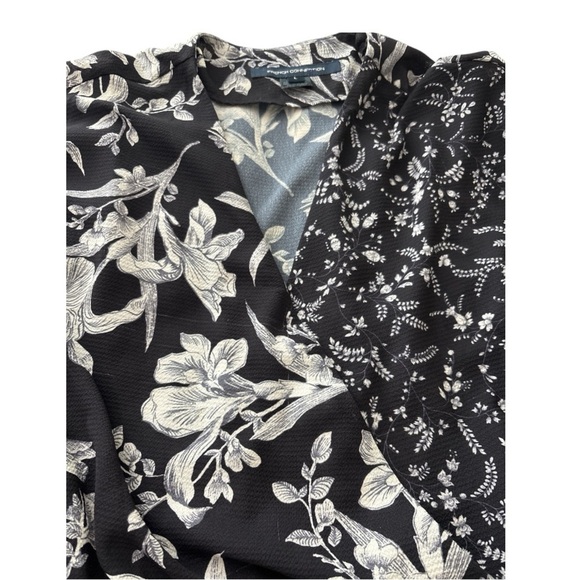 FRENCH CONNECTION wrap top, sz L, black white floral Ruffle,3/4 bell sleeves - Picture 6 of 8